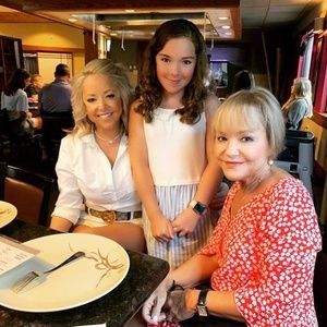 Meet your Posher, Lucy